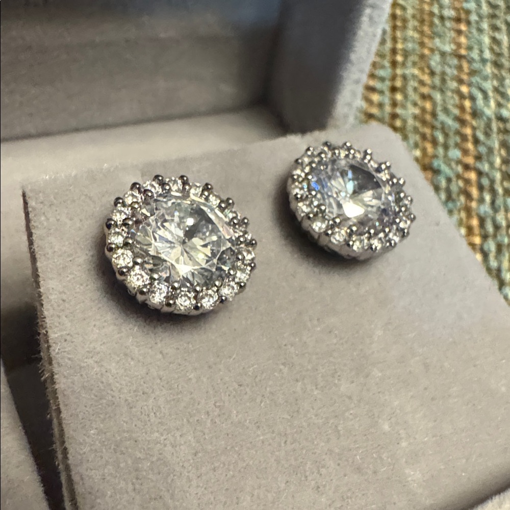 3093 Swarovski Crystal Elements Post Earrings - image 2